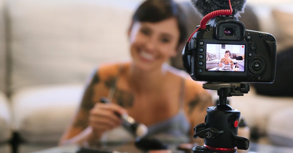 Influencer marketer making a how-to video