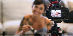 Influencer marketer making a how-to video